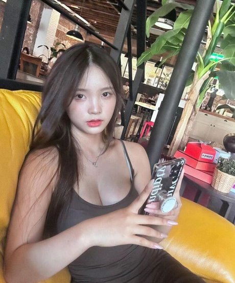 Serimm11 top model photos