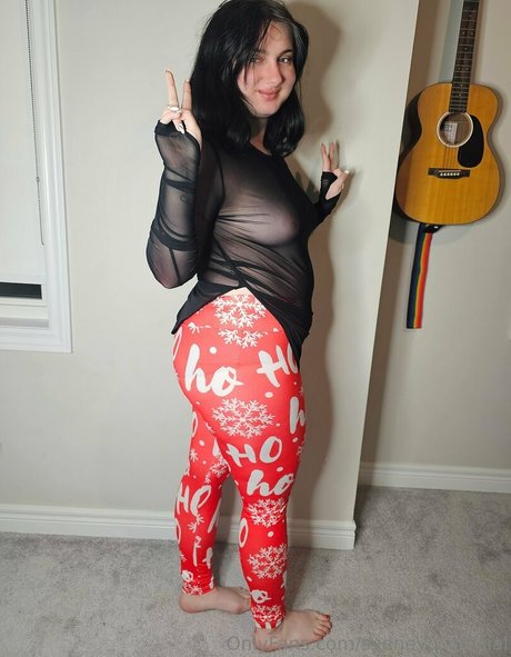 SydneyQ sexy star pics