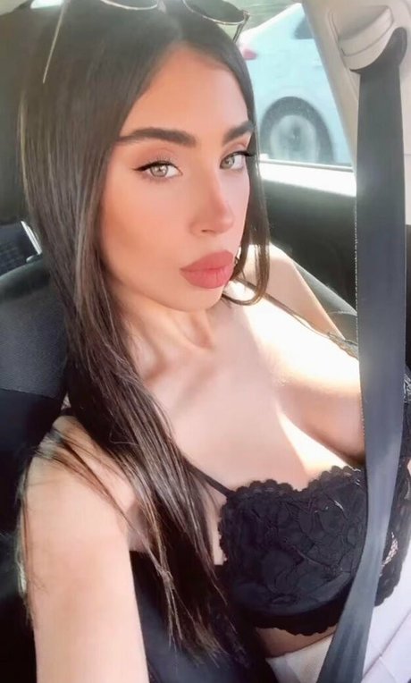 Omer Amira star top picture