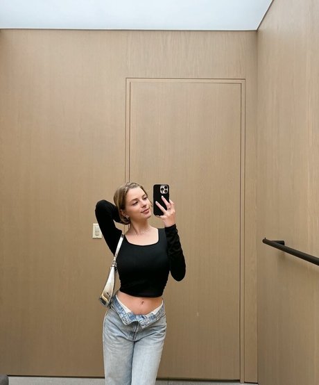 emmanuelleweddell model pretty img