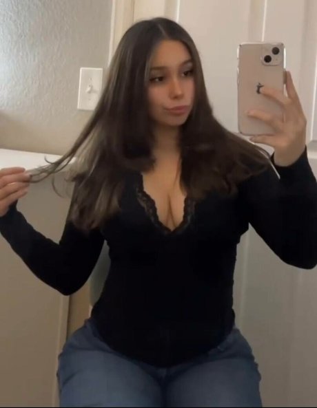 Kiarazaleskiii pornstar adult pics