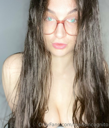 Madsincognito model sexy pictures