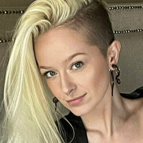 definitelynotlurn pornstar top image