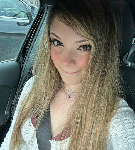 TheUnmaskedIcon adult model img