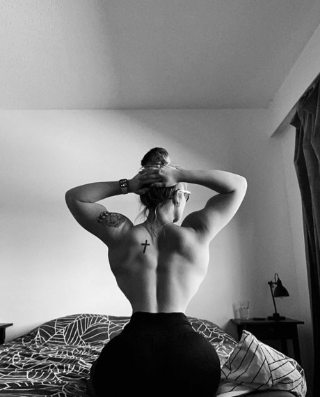 Ronjalexandra star sexy images