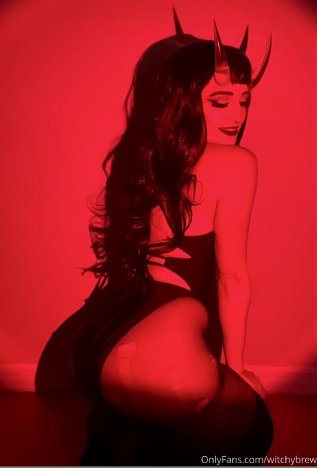 Witchy Brew star naked img