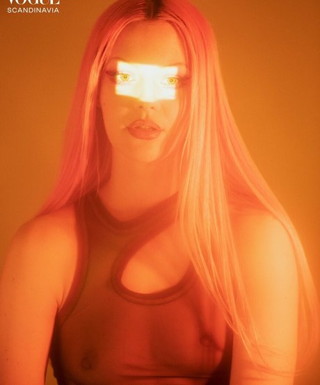 Arvida Bystrom naked star img