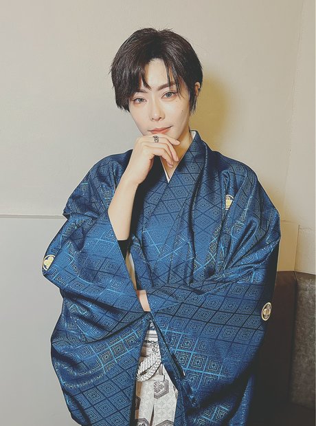 Momo Tomomoto erotic actress gallery