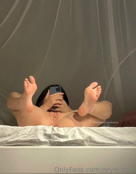 Zydcrey model hot images