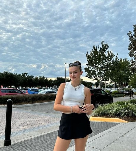 Skye Upshall star photo