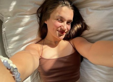 Skye Upshall xxx model image