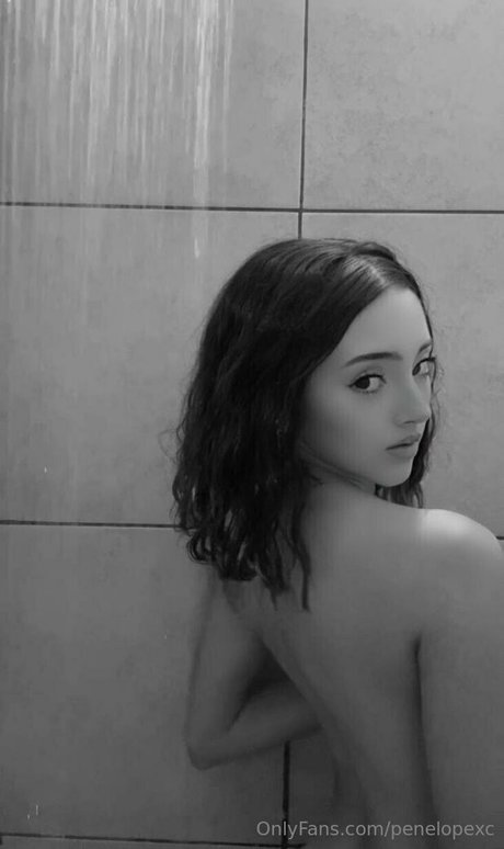 penelopexc star naked images