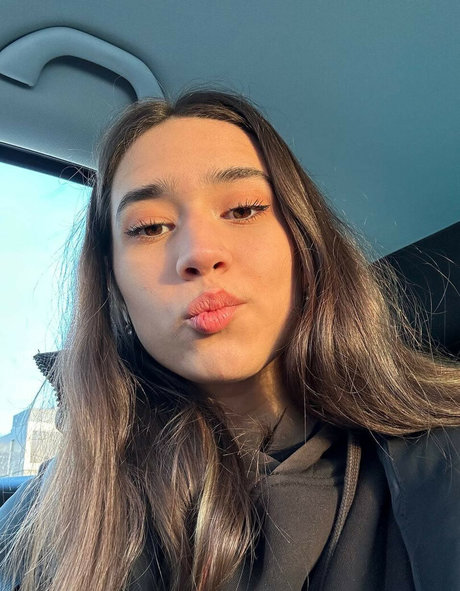 Mariemelons star exclusive picture