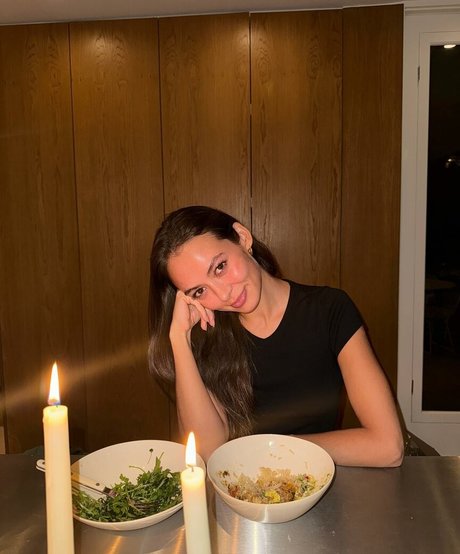 Emily Oberg sexy pornstar img