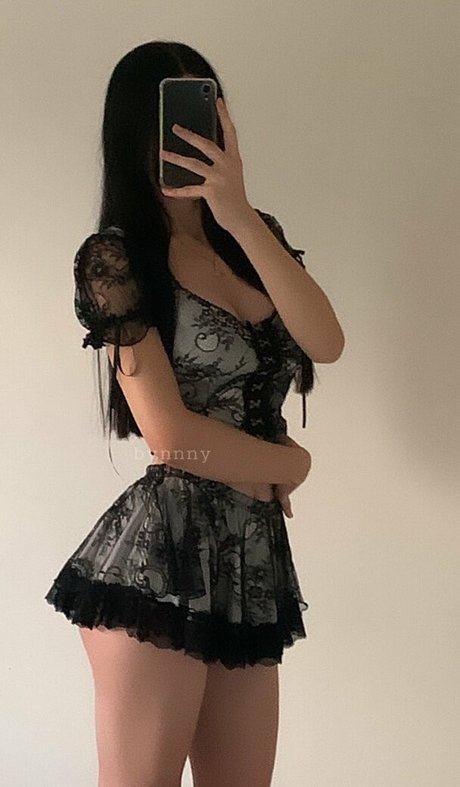 bvnnny sex model photo