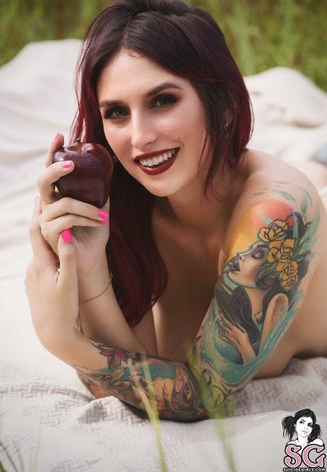 Lovemeferal hot actress photo