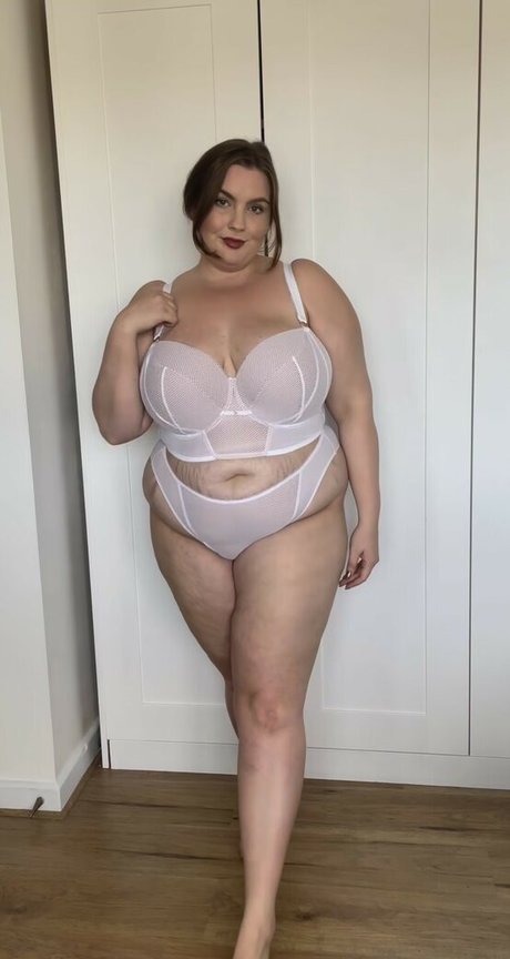 Lauren Dungey exclusive model image