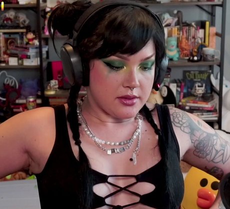 TayderTot model hot photos