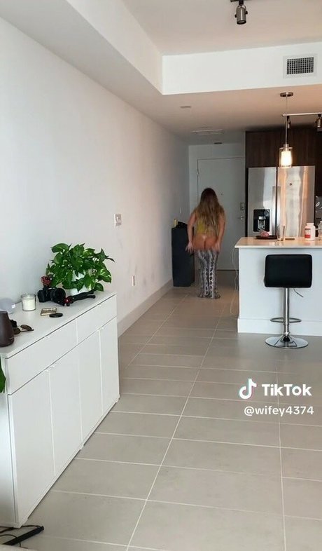 Fcknpeach erotic actress photos