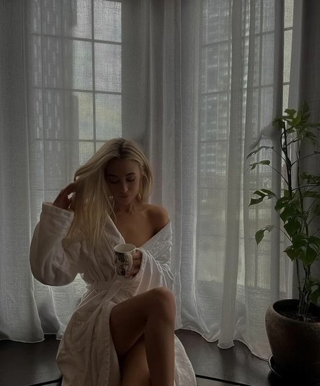 Nicola Hughes pornographic star archive