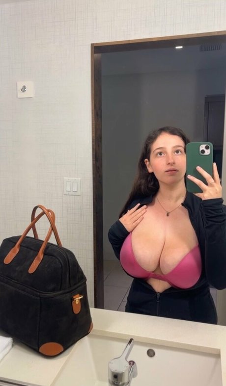 BustyMor N hd actress pics