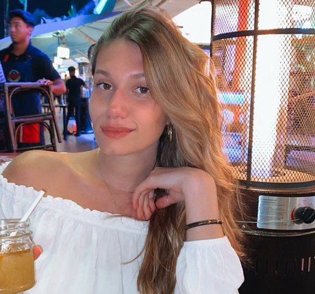 Sierra Bate free actress pics