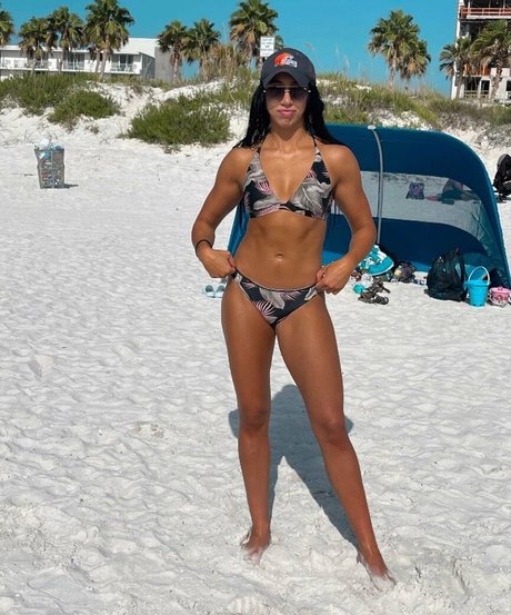 Indi Hartwell model pornographic picture