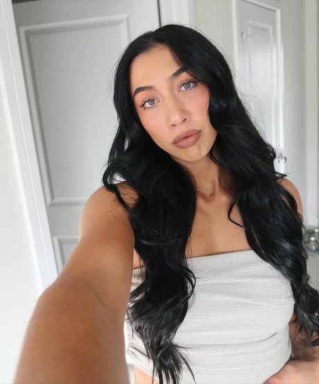 Indi Hartwell pornstar pictures