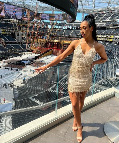 Indi Hartwell free model pics