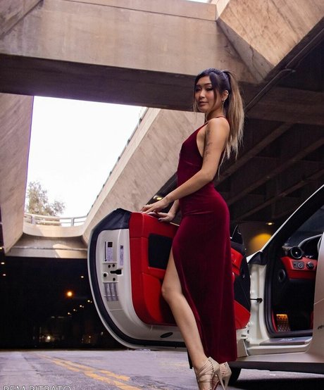 Samantha Tan model naked pic