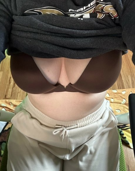 Britbrattv pornstar naked pics