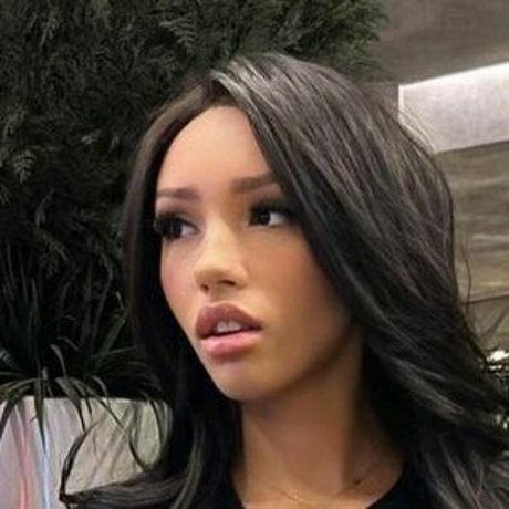 cyaannk exclusive model picture