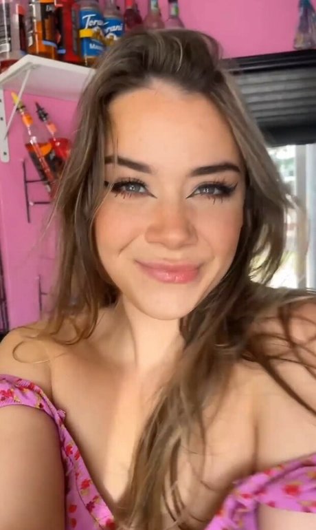 bootyfulbambi sexy actress img