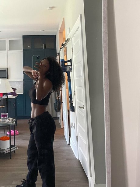 DivyaAdu porn star pics