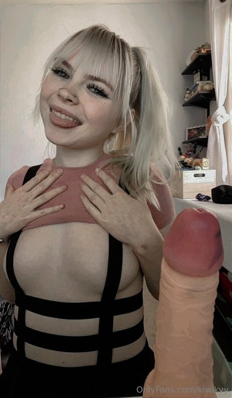 kiwikyy beautiful model photo