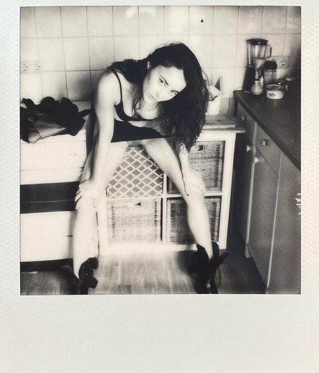 Margoreett free actress gallery