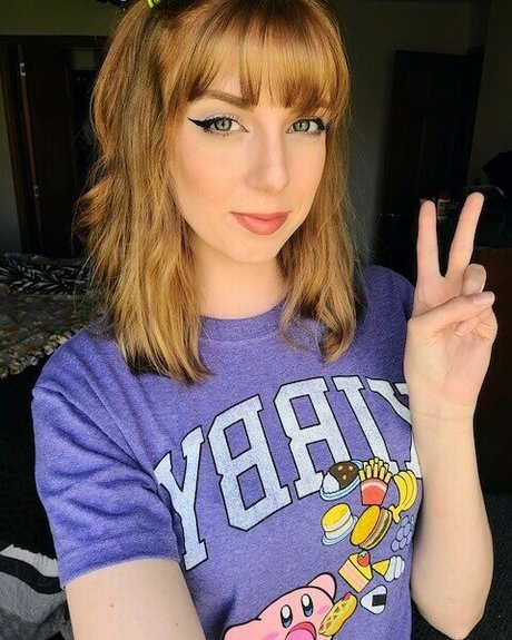 MaryMajora pornographic model picture