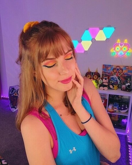 MaryMajora pornstar naked pictures