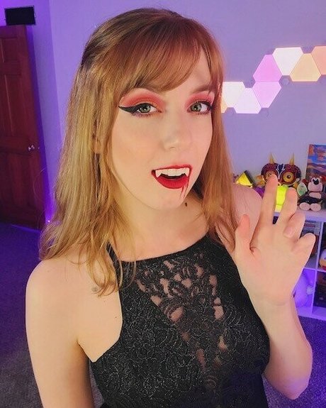 MaryMajora adult star pic