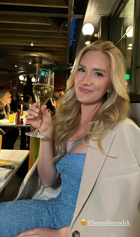 Lauren Burnham star exclusive galleries