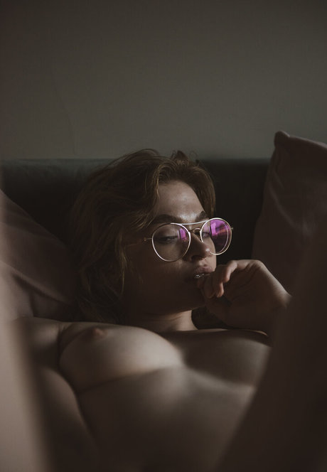 Korwinistka naked star pics