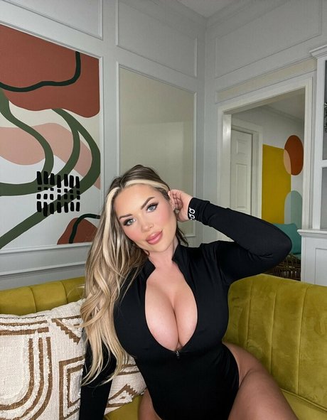 Maddy Mayes star perfect photo