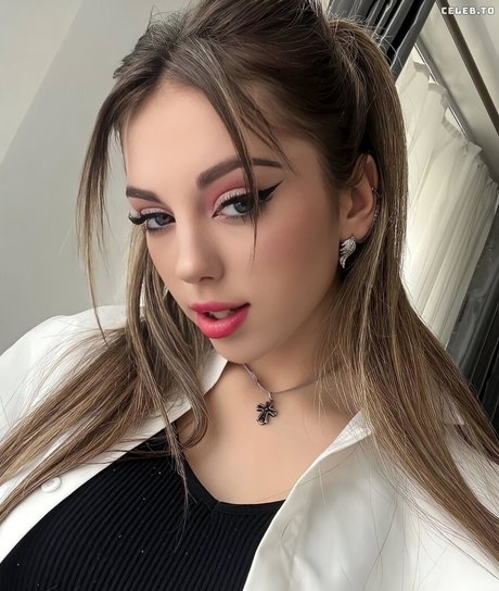 vanilopa star naked photos