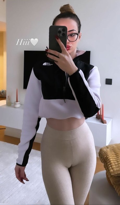 oznrgvn pornstar beautiful picture