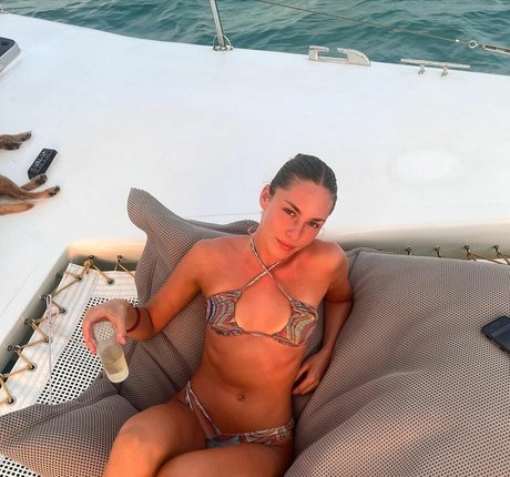 Eloise Webb pornstar erotic image