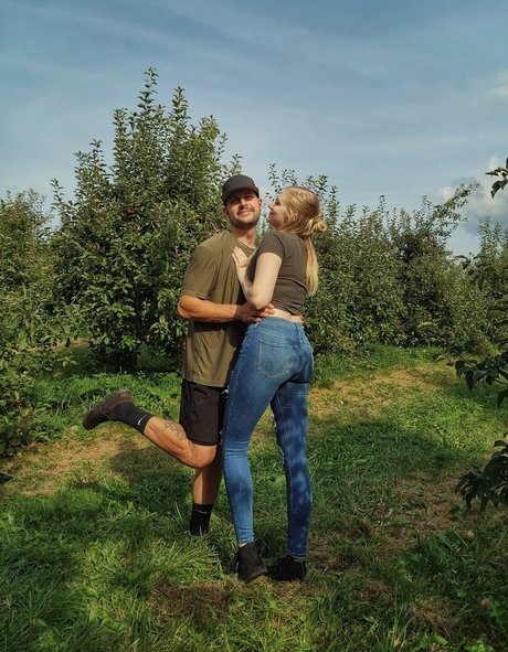 Alicewnder hot star galleries