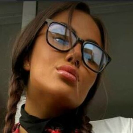 _IRIIINA nudes actress images