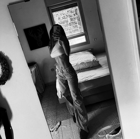 Aluma Dahuki model free gallery