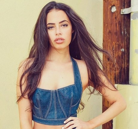 Chloe Bridges perfect actress pictures