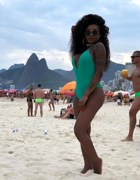 sarinhadiass pretty pornstar pic